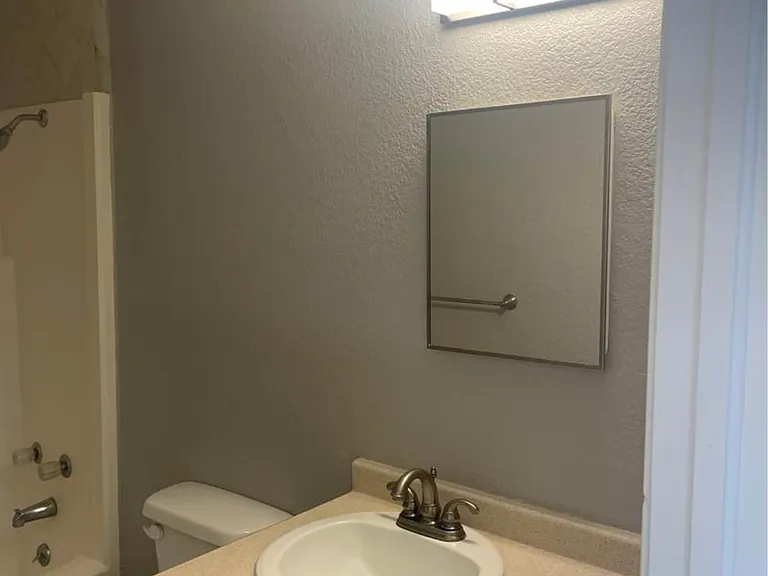 1710 N Country Club Rd — Photo 10