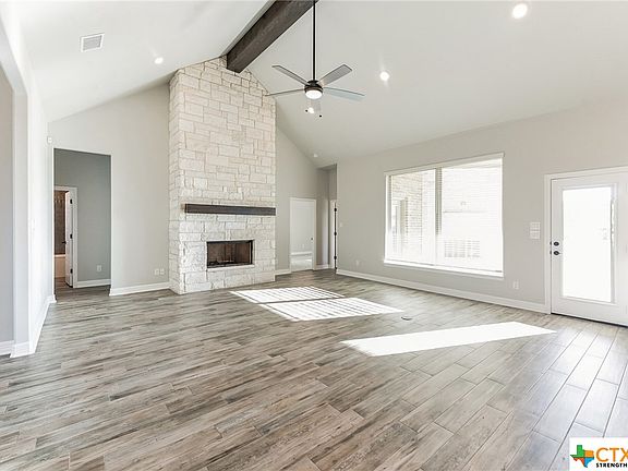4th image of 501 Oak Dr