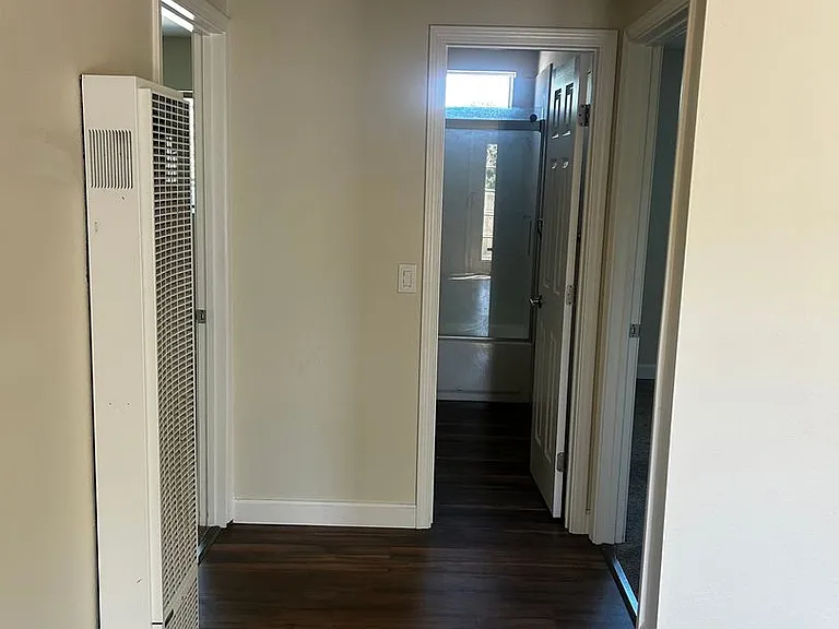 1135 Slater St — Photo 9
