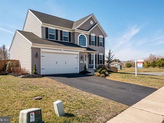 3rd image of 102 Long Creek Way