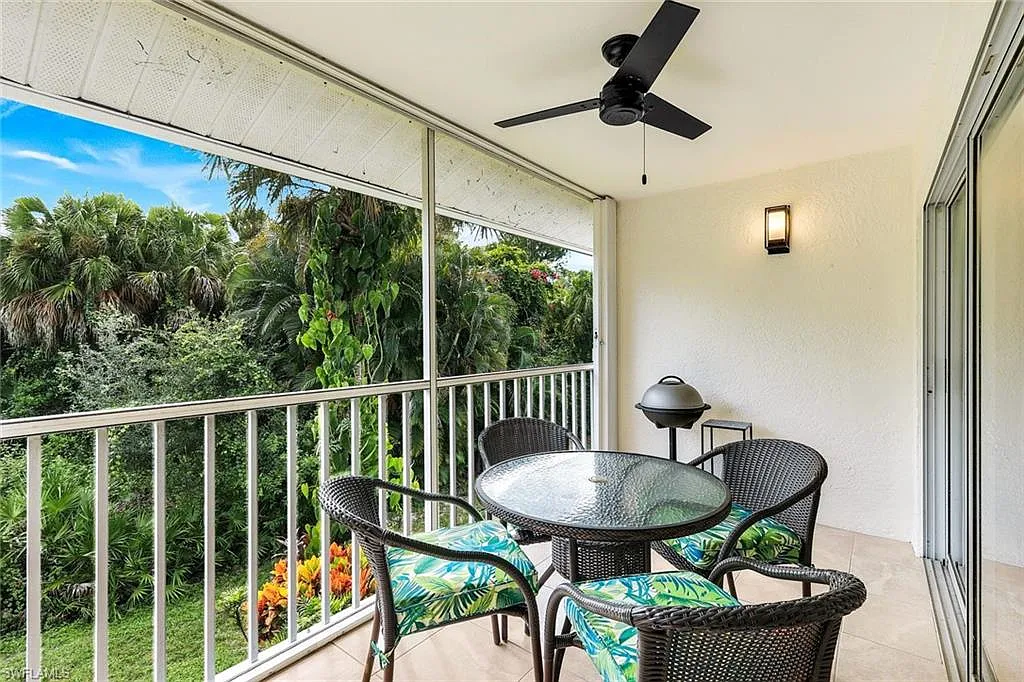 2 bed, 2.0 bath, 1200 sqft, $4,500 — Photo 4
