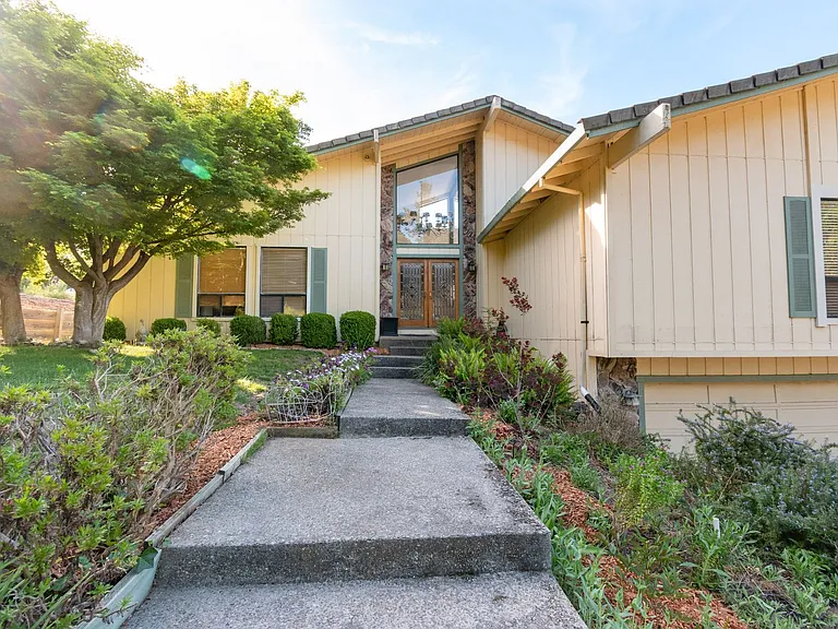 22688 Riva Ridge Rd — Photo 4