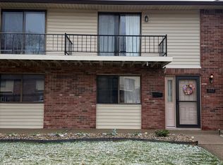 987 Greenwood Trl W, Greenwood, IN 46142