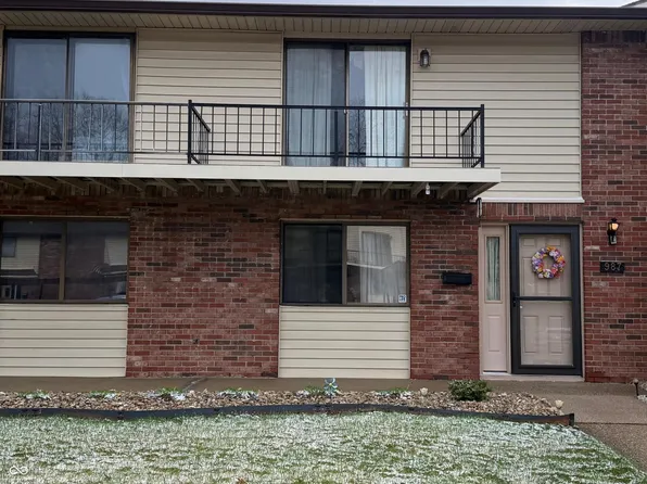 987 Greenwood Trl W, Greenwood, IN 46142