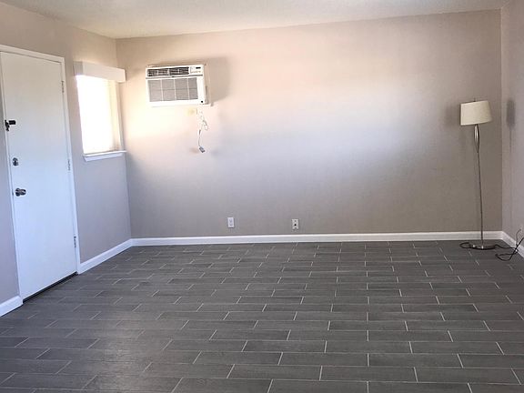 3rd image of 2820 Malabar Ave #3
