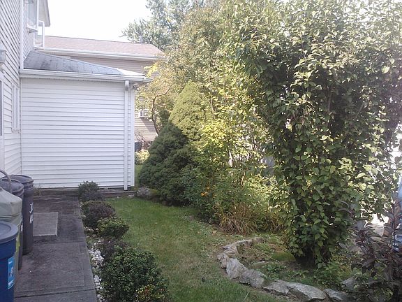 3rd image of 300 Arlene St Fl 1ST