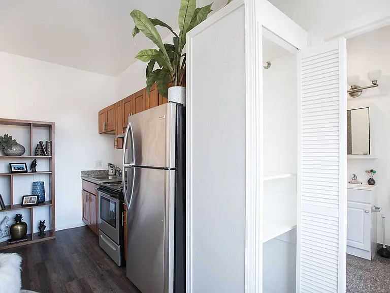 57 Taylor — Photo 8