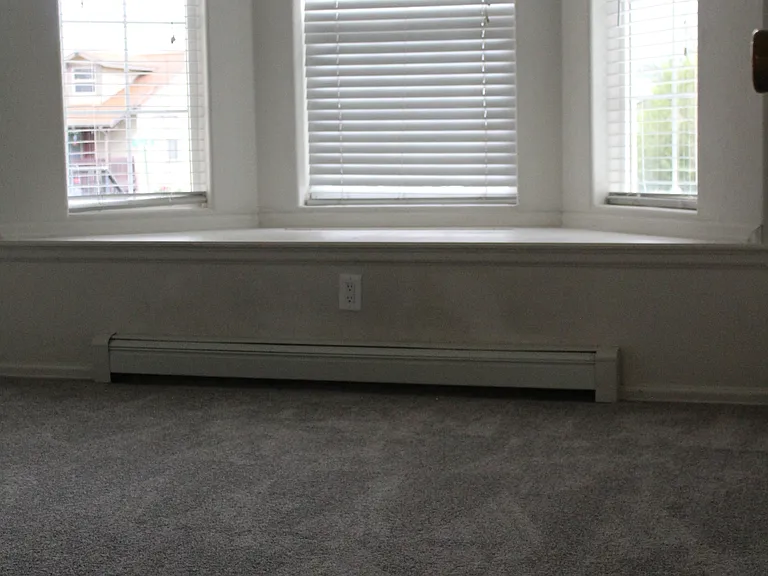 2474 Pioneer Way — Photo 3
