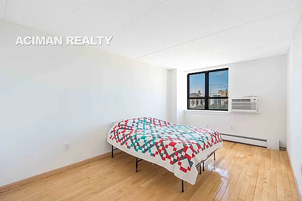 Rented by Aciman Realty LLC | media 6