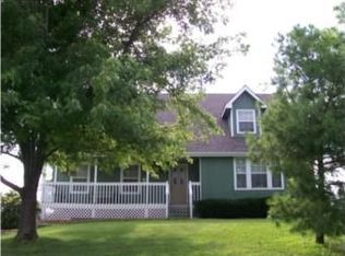 6100 SE Oak Ridge Ln, Holt, MO 64048