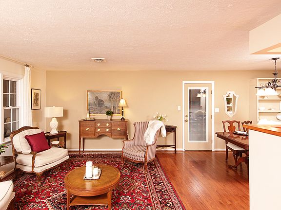 4th image of 207 Fleetwood Dr