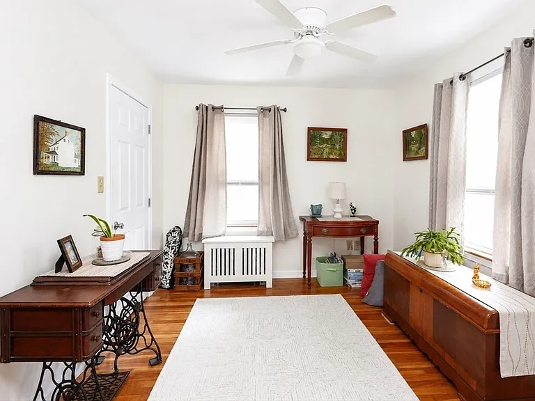 11 Sterling Park #1R — Photo 3