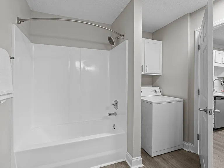 Indigo Apartments — Photo 41