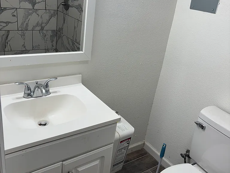 331 Waxwood Ln — Photo 4