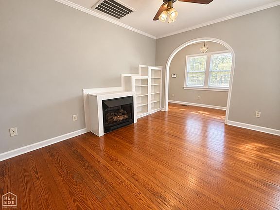 5th image of 609 Warner Ave