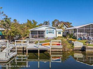 5332 Circle Dr, Weeki Wachee, FL 34607