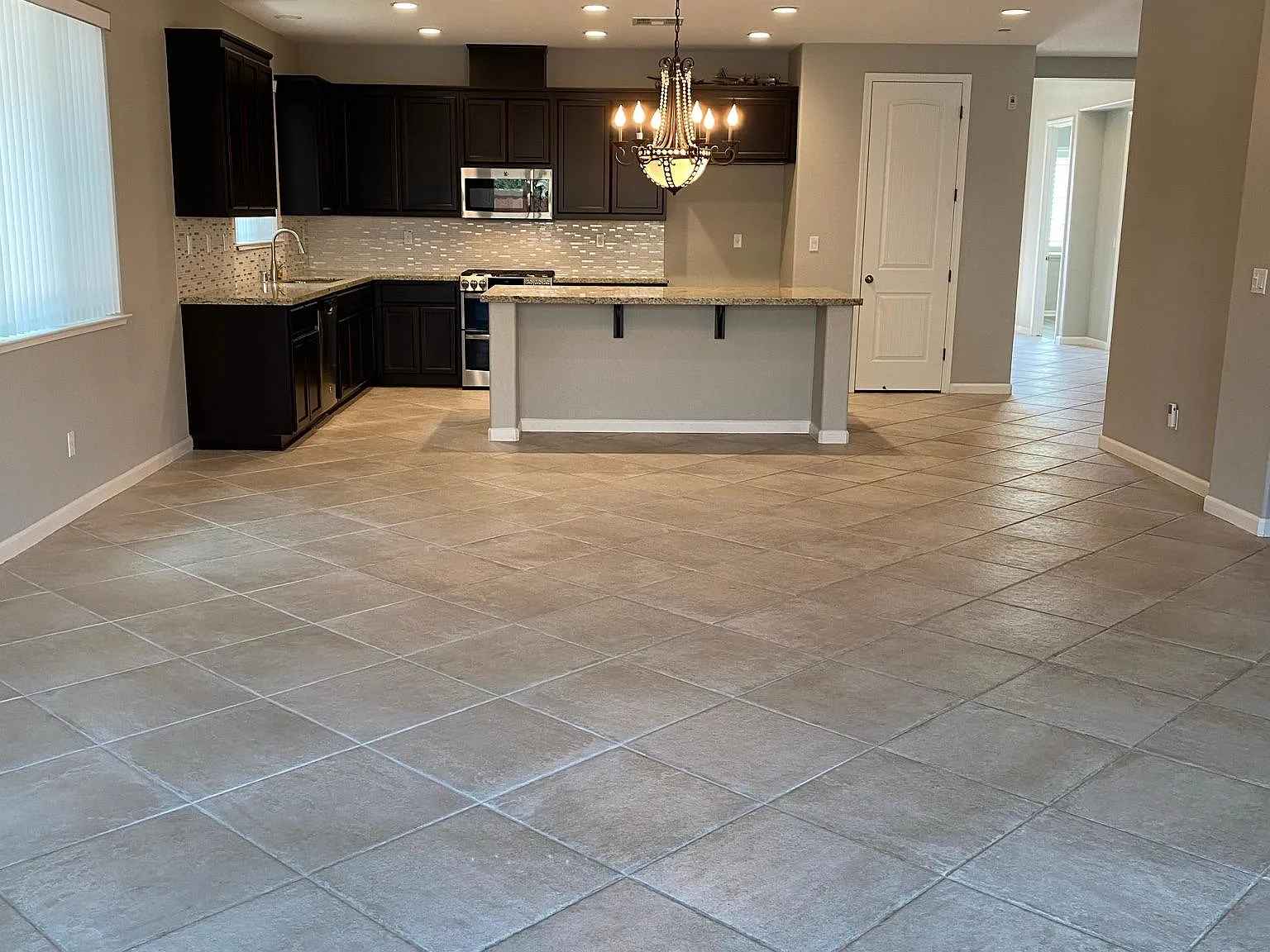 3 bed, 1867 sqft, $2,900 — Photo 3