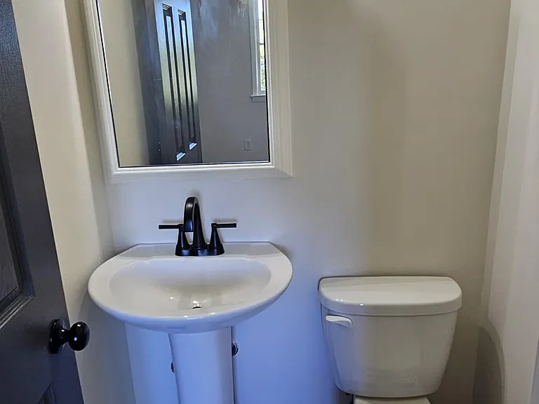 731 Seehorn St NE — Photo 5
