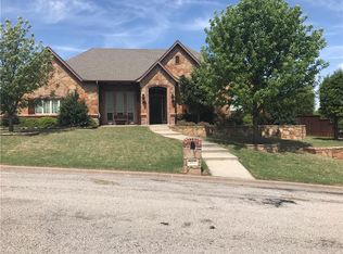 815 Woodland Trl S, Bowie, TX 76230