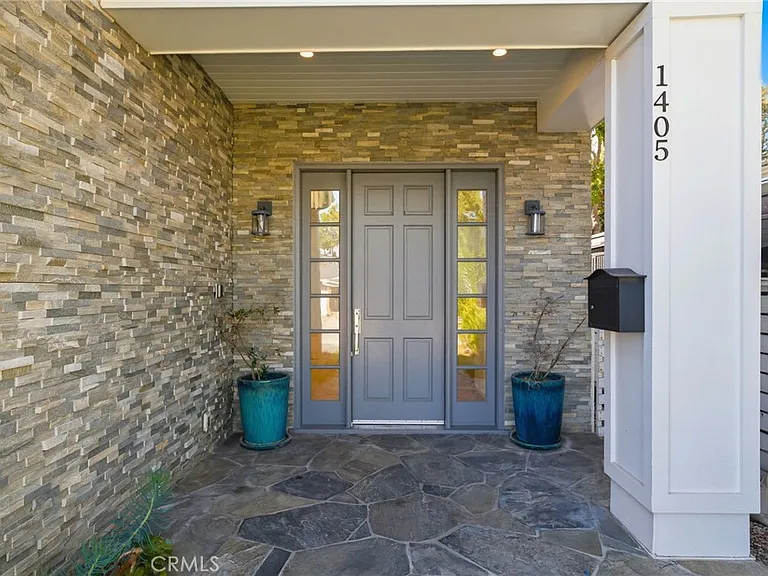 1405 Oak Ave — Photo 3