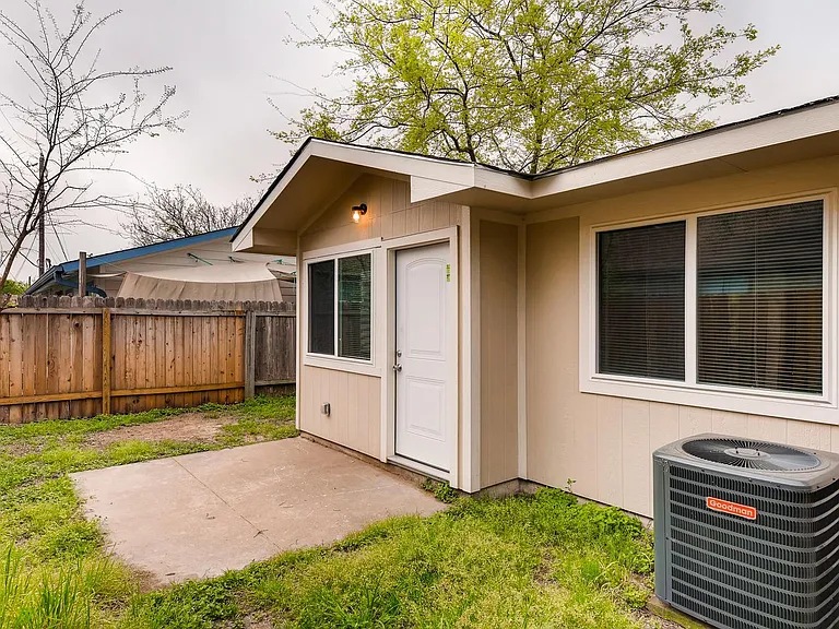 920 Fieldwood Dr — Photo 9