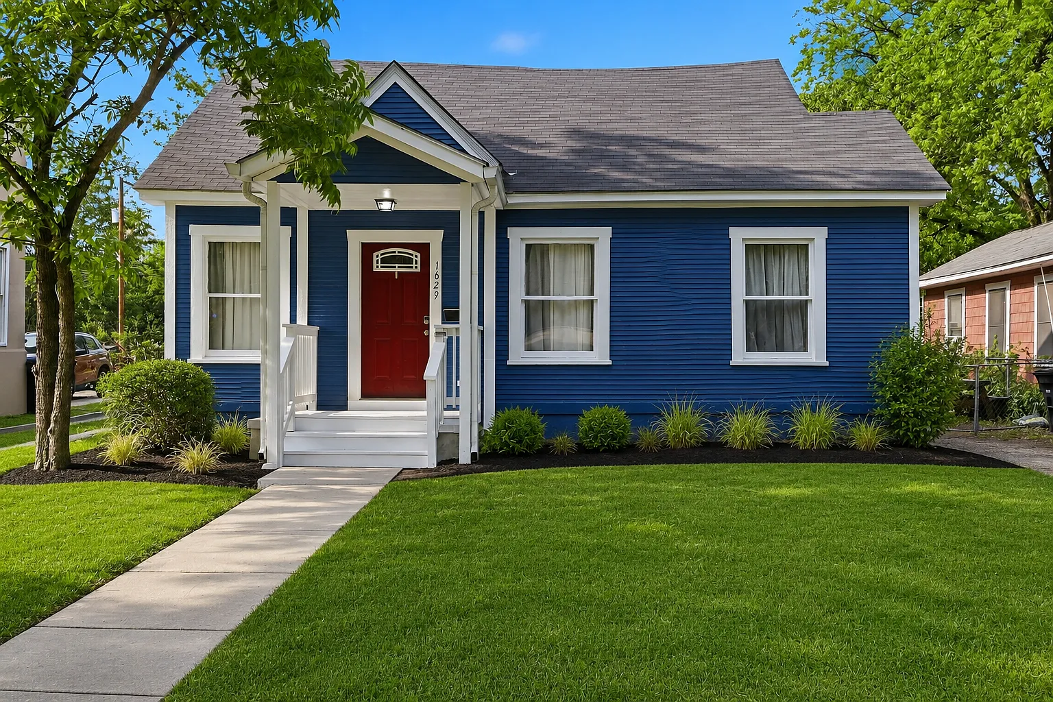 1629 W Woodlawn Ave — Photo 1