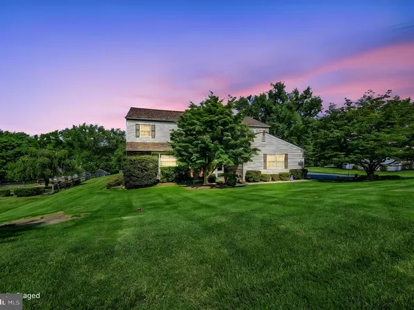 1337 Mark Dr, West Chester, PA 19380