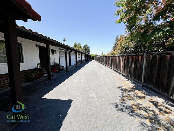 2nd image of 400 Tyrella Ave #E