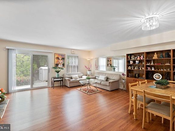 3rd image of 5841 Lewis Ln