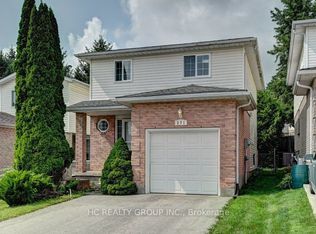 271 Resurrection Dr, Kitchener, ON N2N3H4