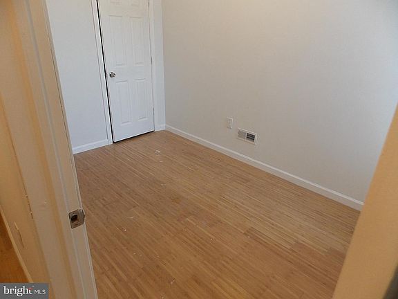 5th image of 2269 N Gratz St