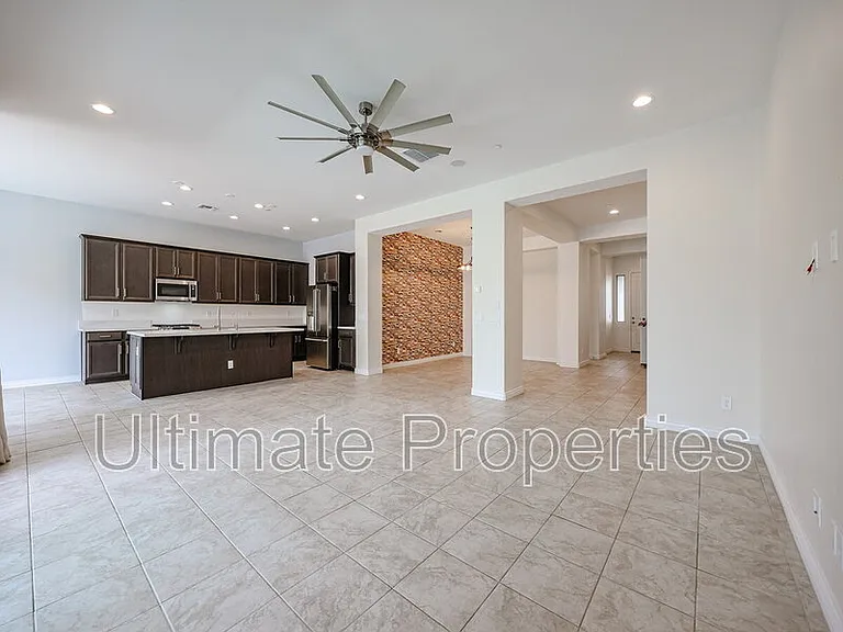 28422 N 131st Dr — Photo 10
