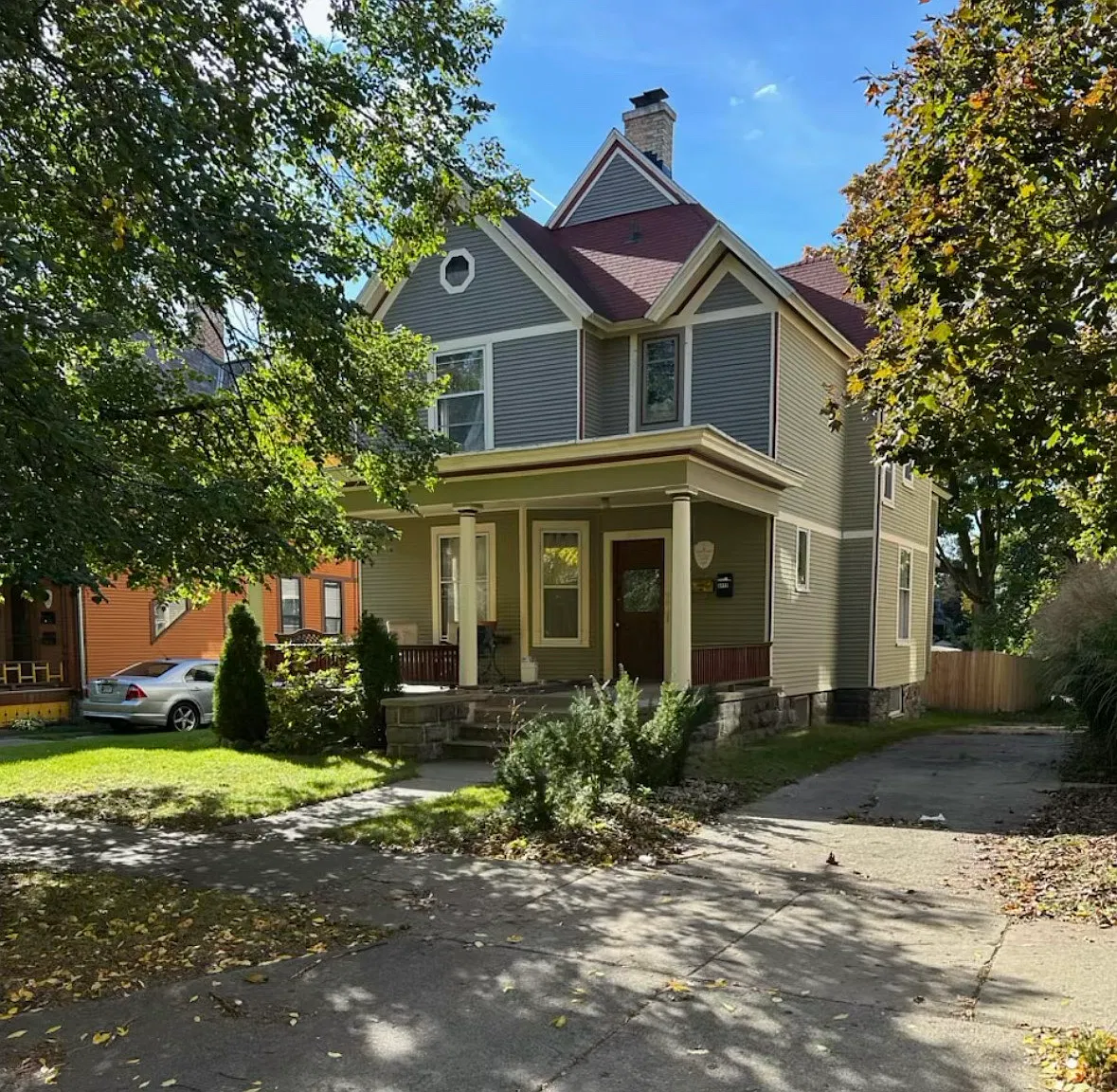 247 Charles Ave SE — Photo 1