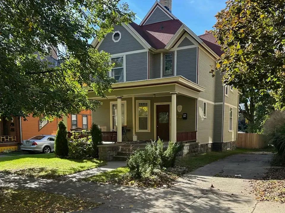 247 Charles Ave SE #3
