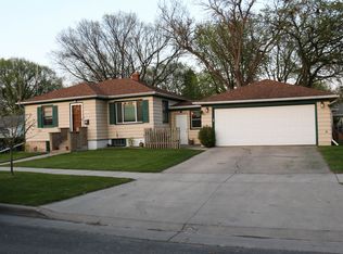 614 16th St S, Fargo, ND 58103