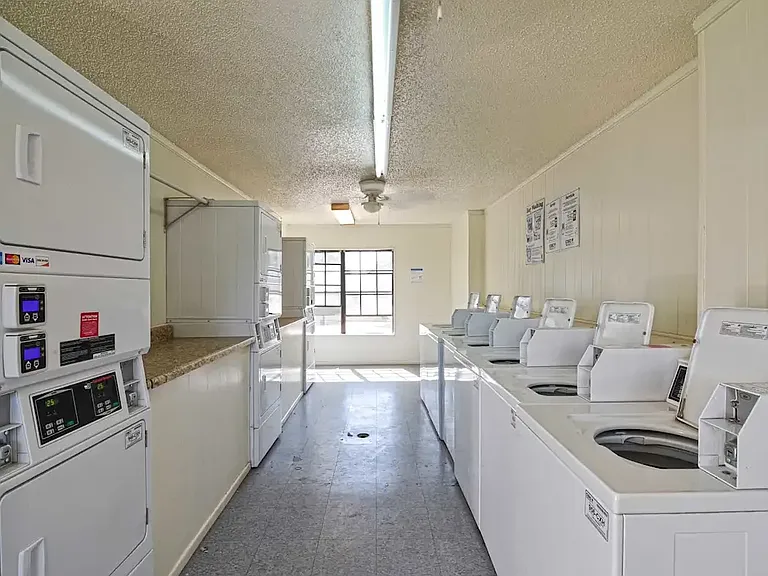 Silver Creek Apartments — Photo 10