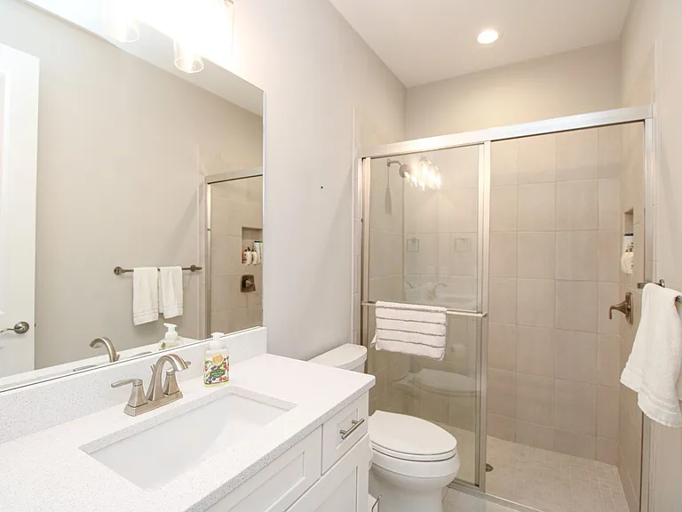 9423 Terresina Dr — Photo 24