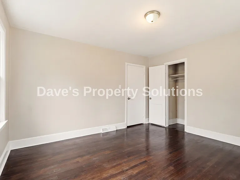 829 W Terrell St — Photo 4