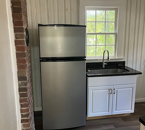 3rd image of 1219 10th St NE #1219