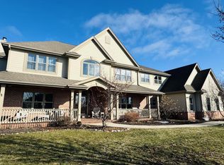 7374 S Cambridge Dr, Franklin, WI 53132