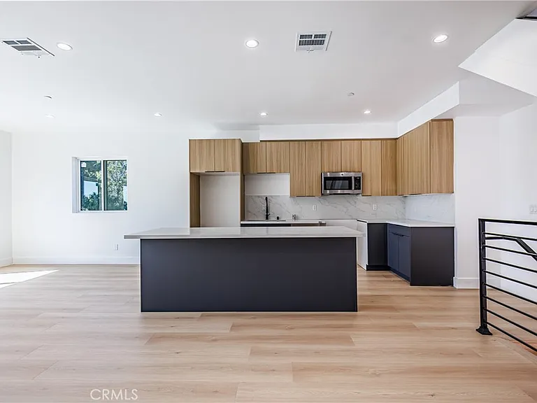 1332 S Longwood Ave #1 — Photo 11