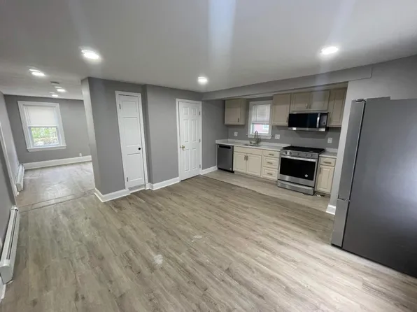 (undisclosed Address), Pawtucket, RI 02860