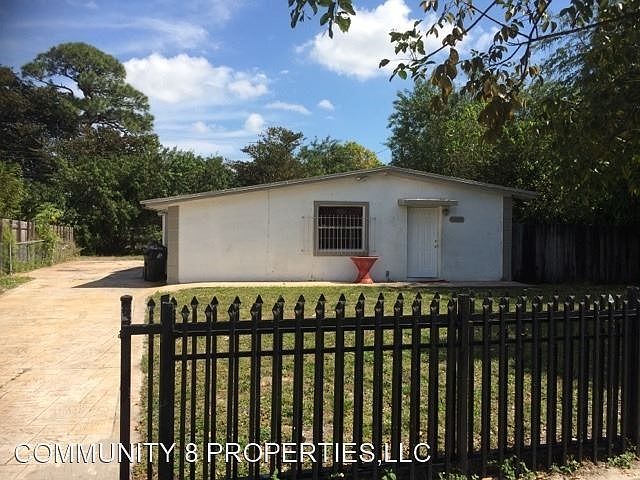 1st image of 1607 NW 15th Ter