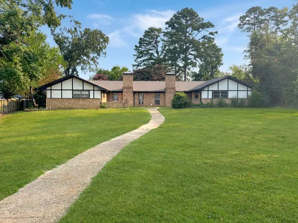 1524 Timber Creek Dr, Tyler, TX 75703