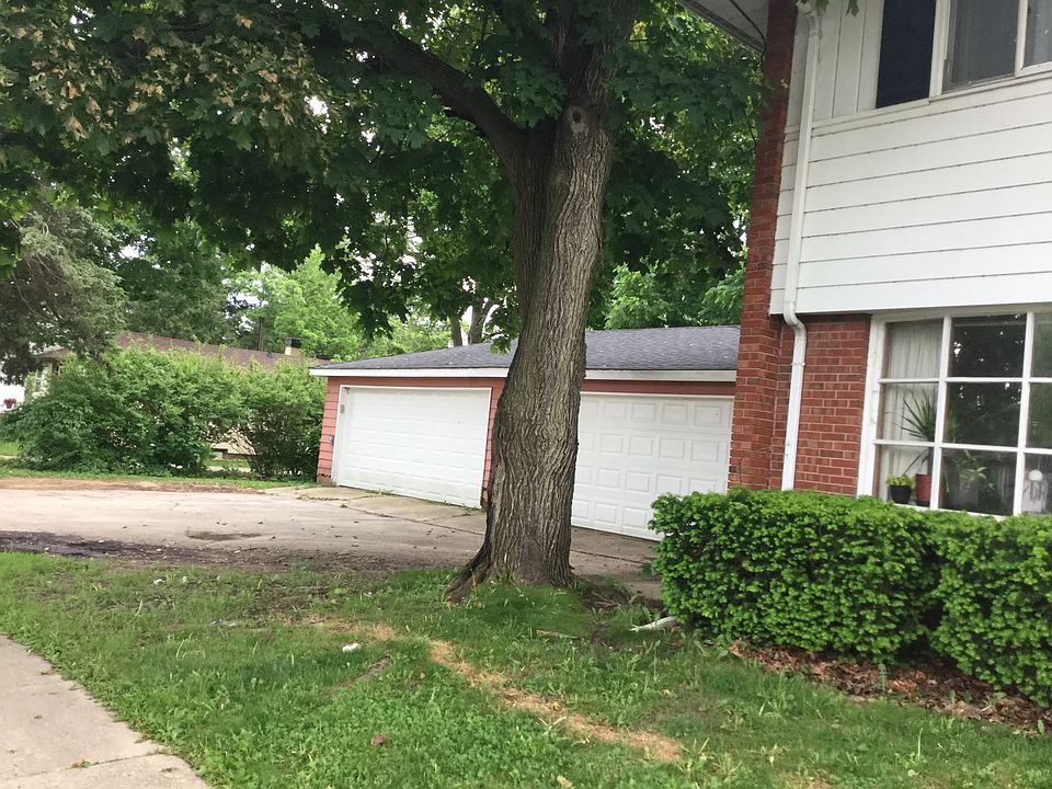 2nd image of 5541 East Dr #1