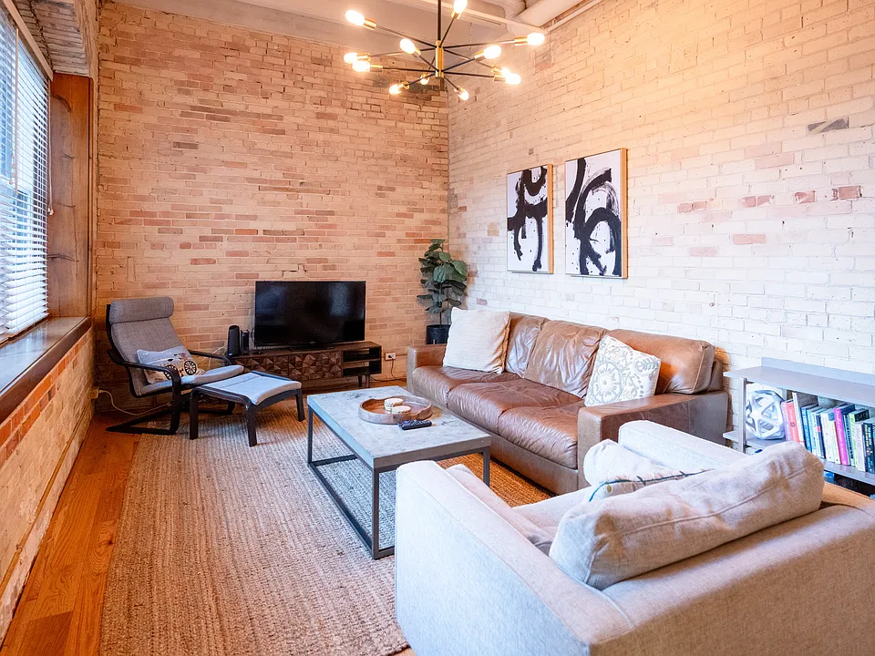 110 N Harbor Dr #104