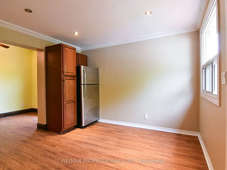 49 Spadina Ave — Photo 7
