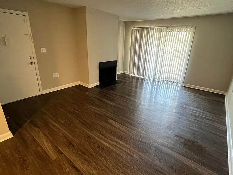 Gleneagle Apartment Homes — Photo 64