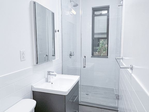 5th image of 443 E 88th St APT 10