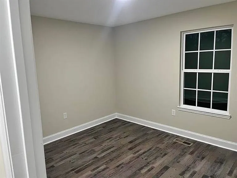 198 Pond View Dr — Photo 7